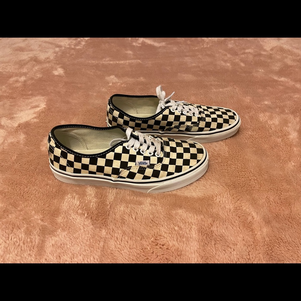 Vans men’s lace-up sneakers